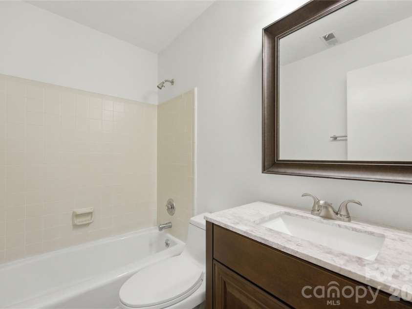 341 Neill Ridge Road, Matthews, NC 28105.  MLS# CAR4370182, YatesRealty ID 15201. 