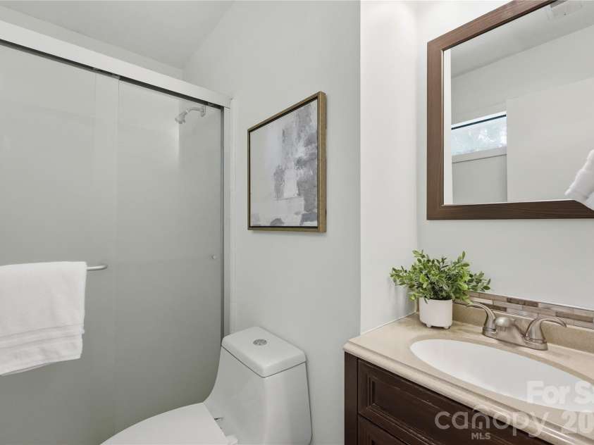341 Neill Ridge Road, Matthews, NC 28105.  MLS# CAR4370182, YatesRealty ID 15201. 