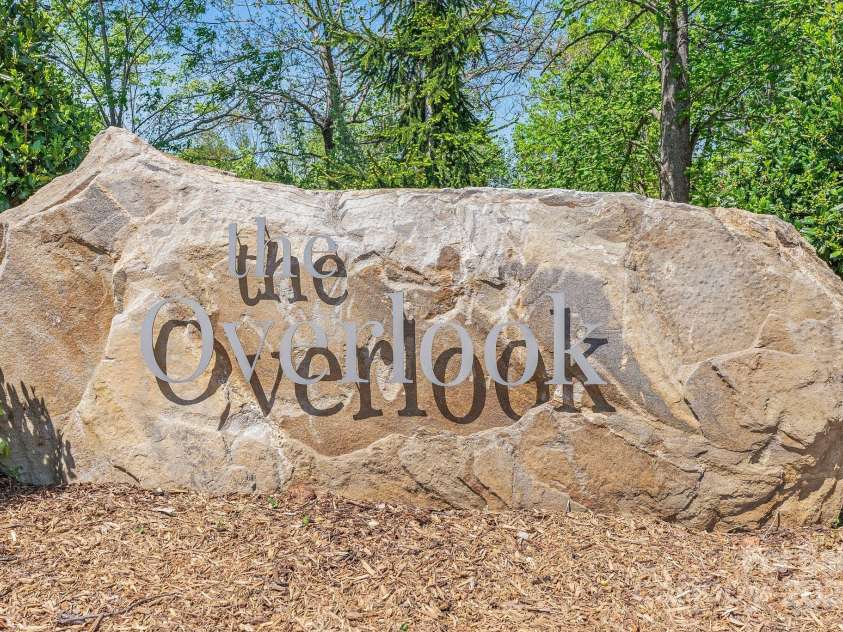 302 Broad Vista Lane, Asheville, NC 28804.  MLS# CAR4252028, YatesRealty ID 15202. 