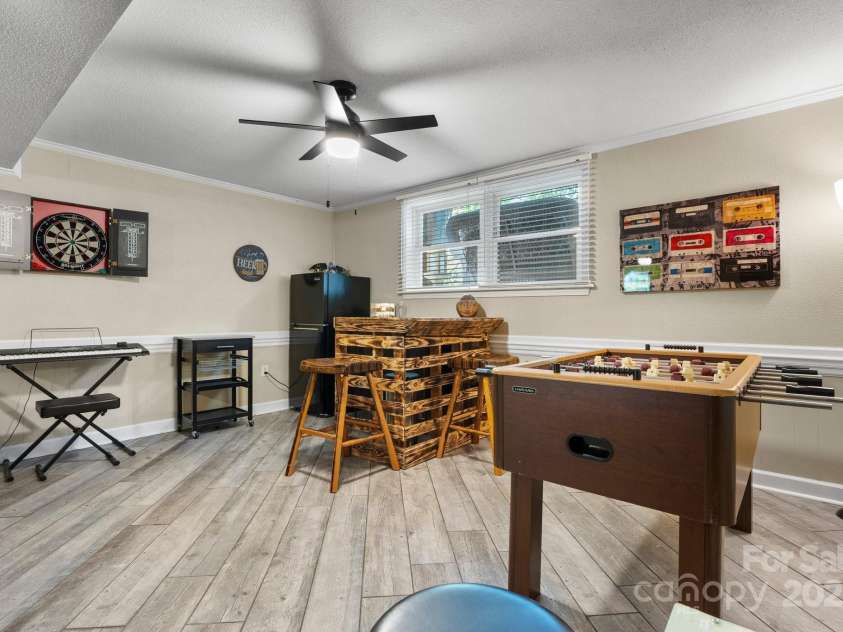 1110 16th Avenue Place, Hickory, NC 28601.  MLS# CAR4253626, YatesRealty ID 15203. 