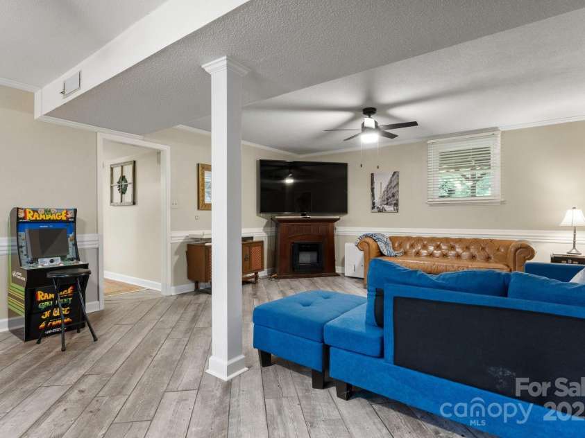 1110 16th Avenue Place, Hickory, NC 28601.  MLS# CAR4253626, YatesRealty ID 15203. Huge Family Room Downstairs