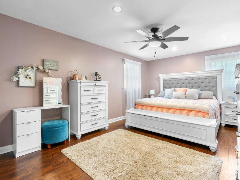 1110 16th Avenue Place, Hickory, NC 28601.  MLS# CAR4253626, YatesRealty ID 15203. Primary Bedroom (4)