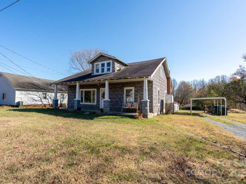 185 Hunter Street, Salisbury, NC 28144.  MLS# CAR4322104, YatesRealty ID 15203. 