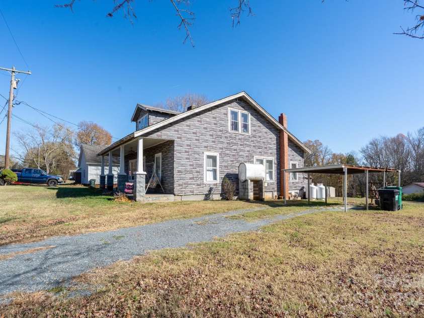 185 Hunter Street, Salisbury, NC 28144.  MLS# CAR4322104, YatesRealty ID 15203. 
