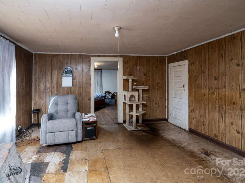 185 Hunter Street, Salisbury, NC 28144.  MLS# CAR4322104, YatesRealty ID 15203. 
