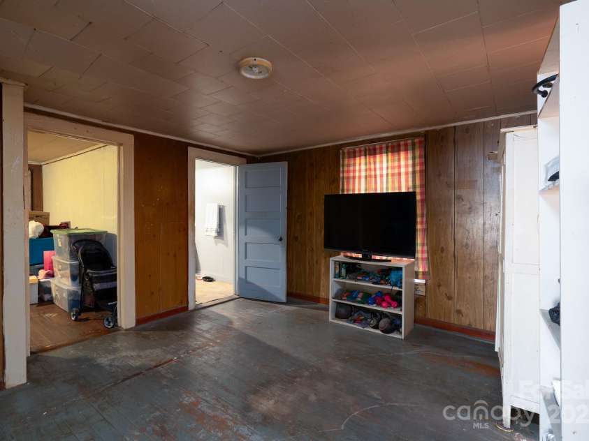 185 Hunter Street, Salisbury, NC 28144.  MLS# CAR4322104, YatesRealty ID 15203. 