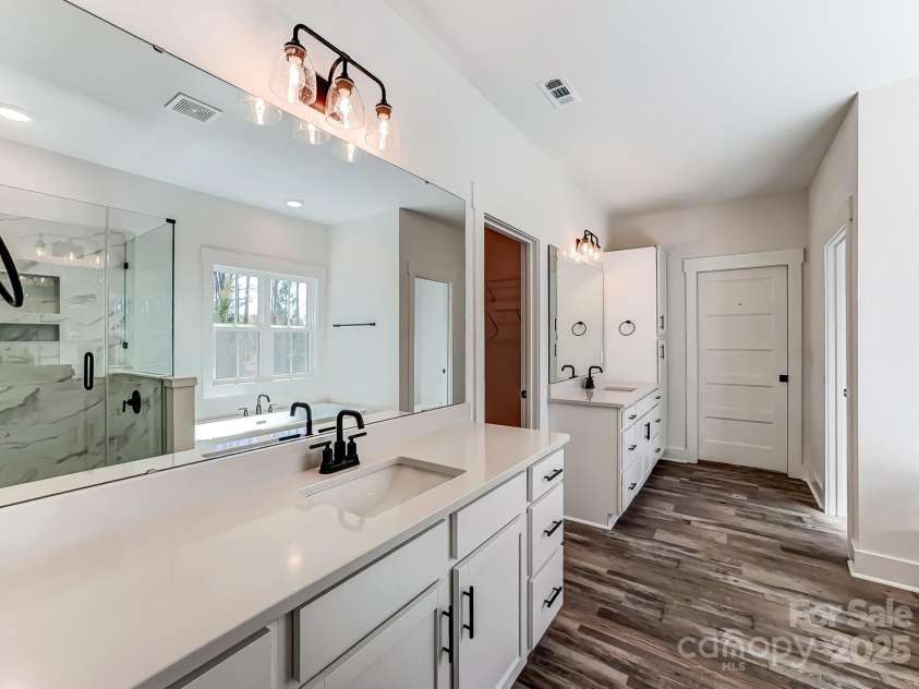 4262 Brandy Creek Court, Clover, SC 29710.  MLS# CAR4234564, YatesRealty ID 15204. 