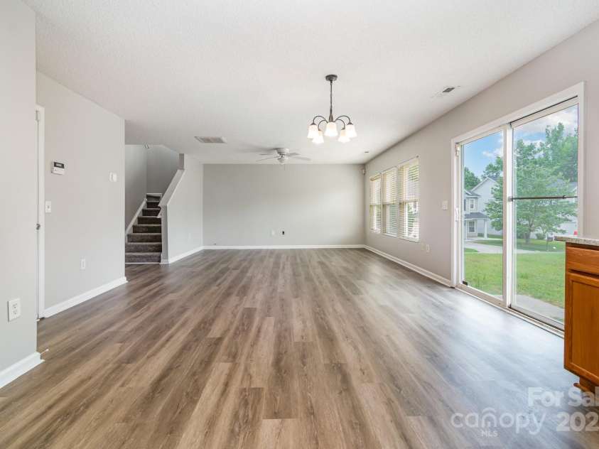 13816 Riding Hill Avenue, Charlotte, NC 28213.  MLS# CAR4255654, YatesRealty ID 15205. 