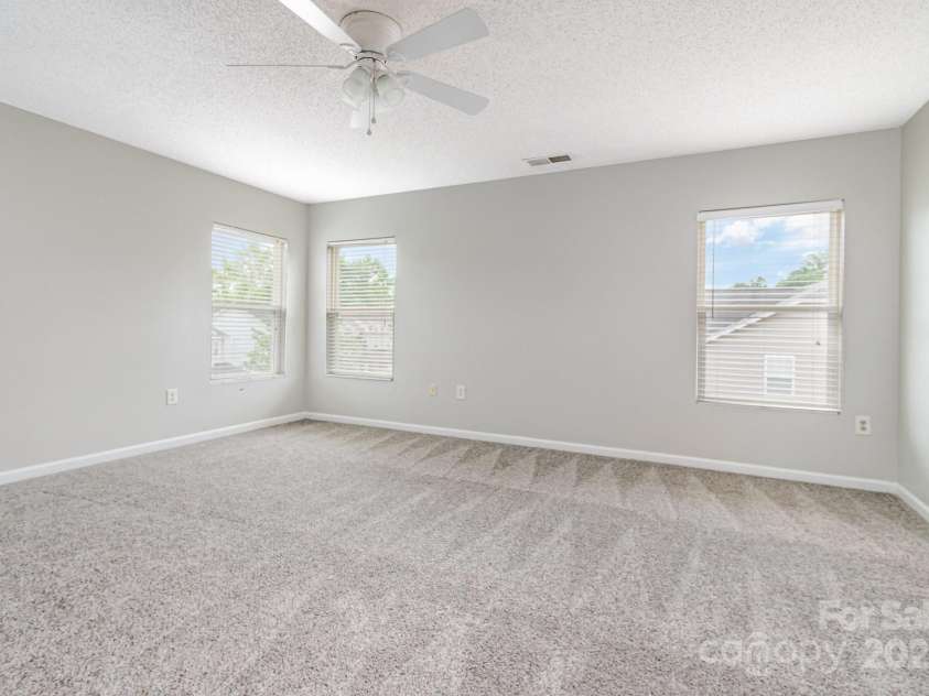 13816 Riding Hill Avenue, Charlotte, NC 28213.  MLS# CAR4255654, YatesRealty ID 15205. 