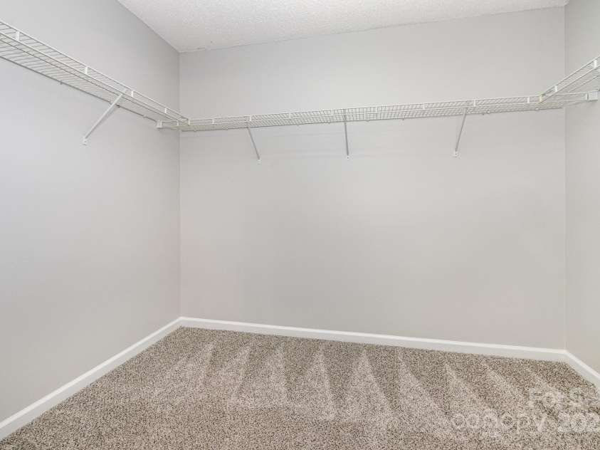13816 Riding Hill Avenue, Charlotte, NC 28213.  MLS# CAR4255654, YatesRealty ID 15205. 