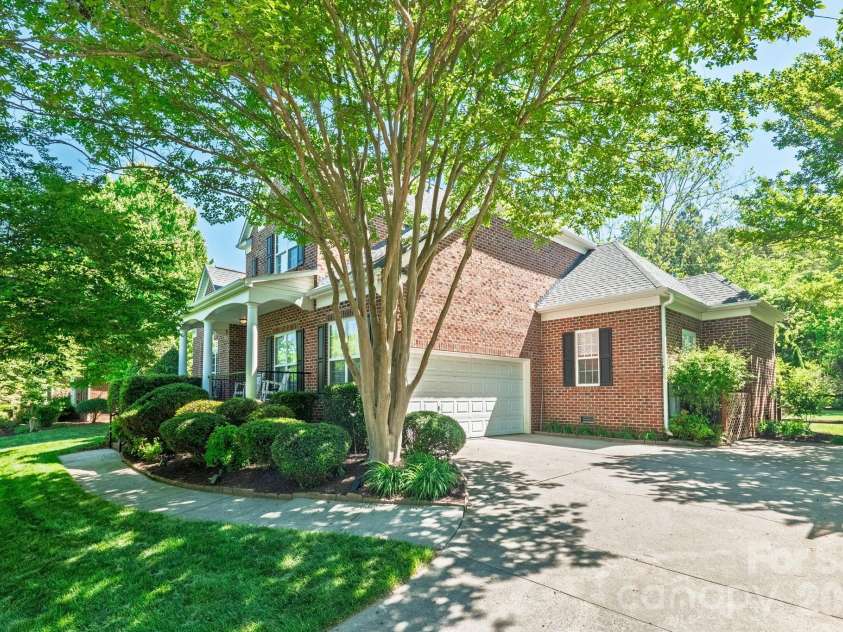 6111 Latta Springs Circle, Huntersville, NC 28078.  MLS# CAR4371848, YatesRealty ID 15205. 2-car side load garage