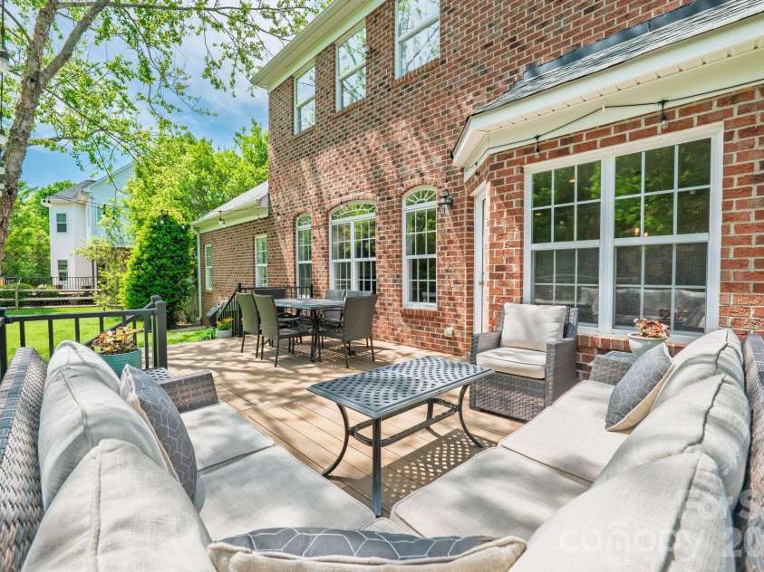 6111 Latta Springs Circle, Huntersville, NC 28078.  MLS# CAR4371848, YatesRealty ID 15205. Nice Trex deck with metal railing