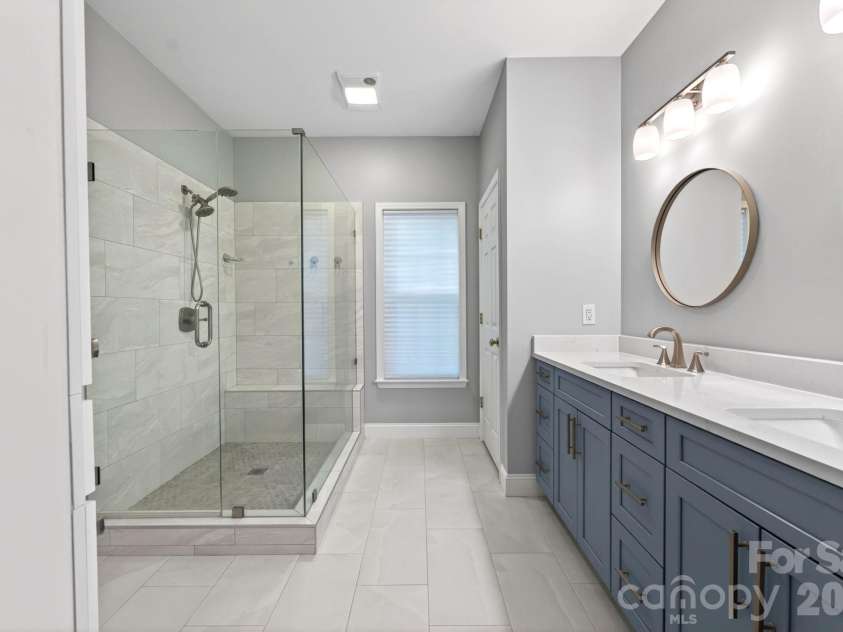 6111 Latta Springs Circle, Huntersville, NC 28078.  MLS# CAR4371848, YatesRealty ID 15205. Updated primary bath
