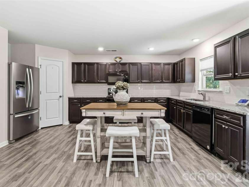 622 Oldham Lane, Rock Hill, SC 29732.  MLS# CAR4370824, YatesRealty ID 15206. 