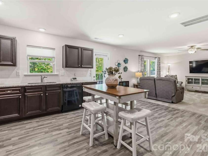 622 Oldham Lane, Rock Hill, SC 29732.  MLS# CAR4370824, YatesRealty ID 15206. 