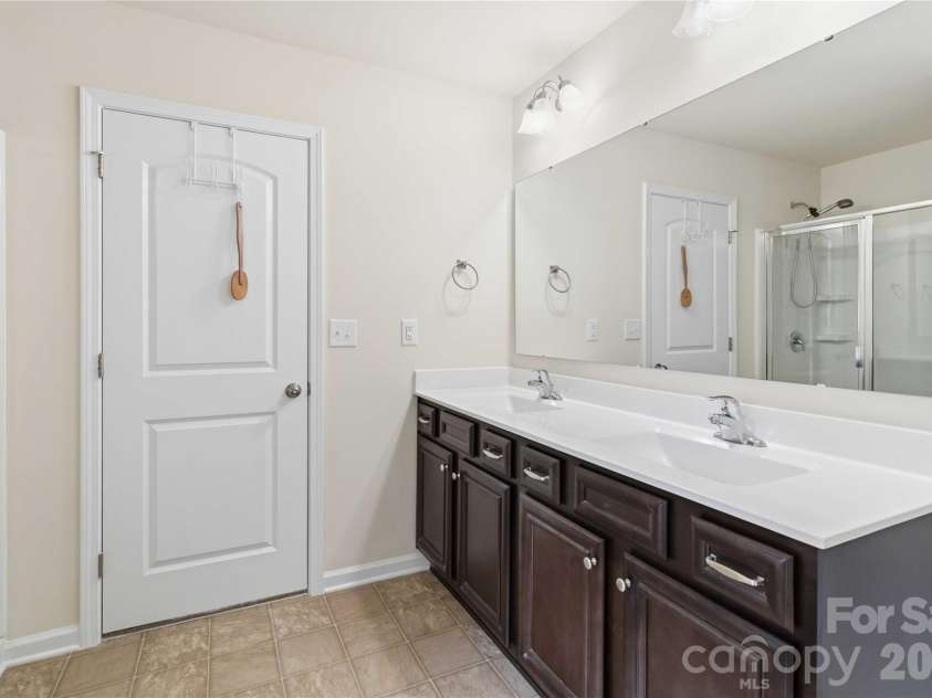 622 Oldham Lane, Rock Hill, SC 29732.  MLS# CAR4370824, YatesRealty ID 15206. 