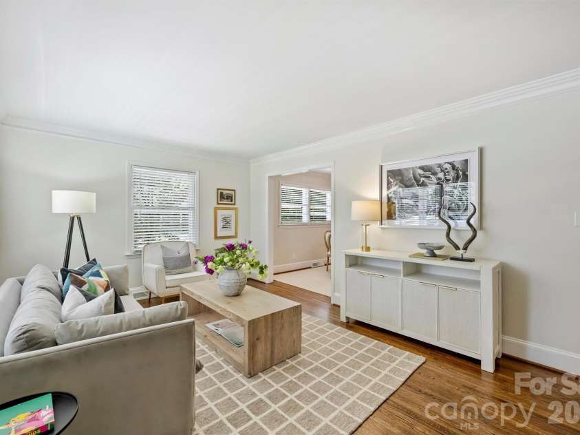 3915 Winfield Drive, Charlotte, NC 28205.  MLS# CAR4368848, YatesRealty ID 15207. 