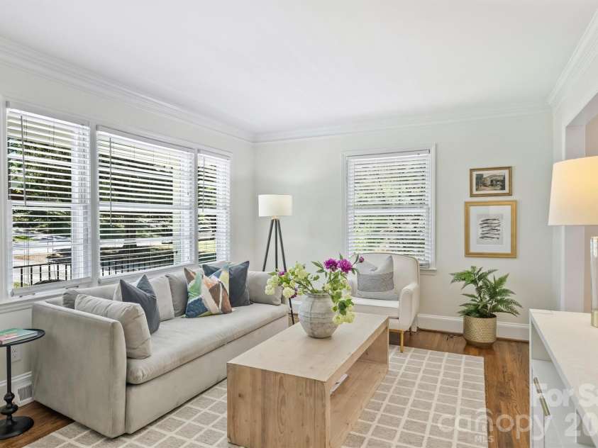 3915 Winfield Drive, Charlotte, NC 28205.  MLS# CAR4368848, YatesRealty ID 15207. 