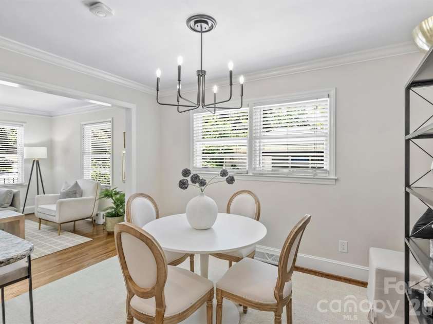3915 Winfield Drive, Charlotte, NC 28205.  MLS# CAR4368848, YatesRealty ID 15207. 