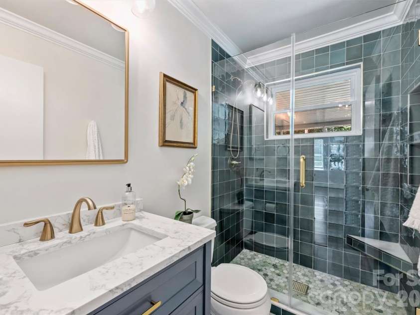 3915 Winfield Drive, Charlotte, NC 28205.  MLS# CAR4368848, YatesRealty ID 15207. 