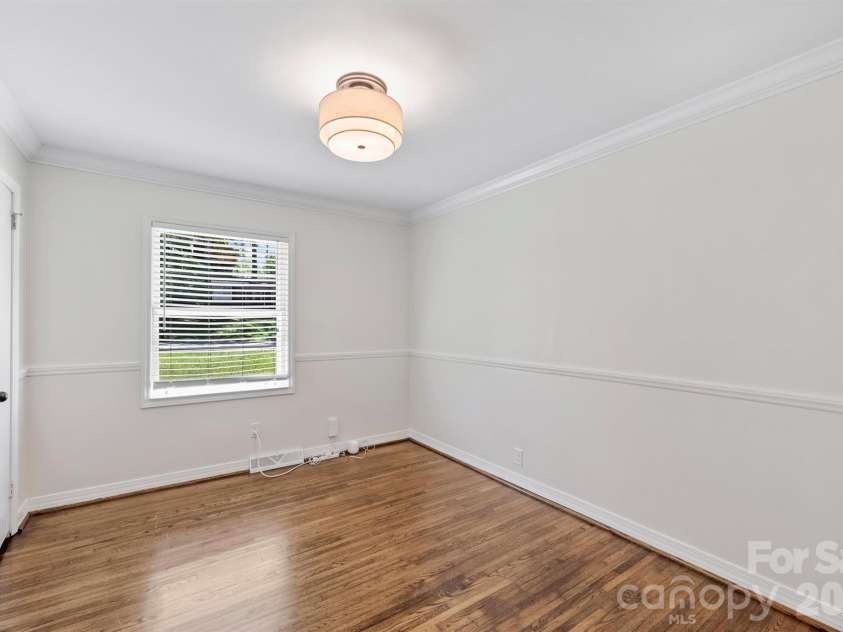 3915 Winfield Drive, Charlotte, NC 28205.  MLS# CAR4368848, YatesRealty ID 15207. 