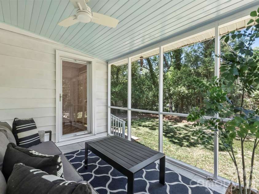3915 Winfield Drive, Charlotte, NC 28205.  MLS# CAR4368848, YatesRealty ID 15207. 