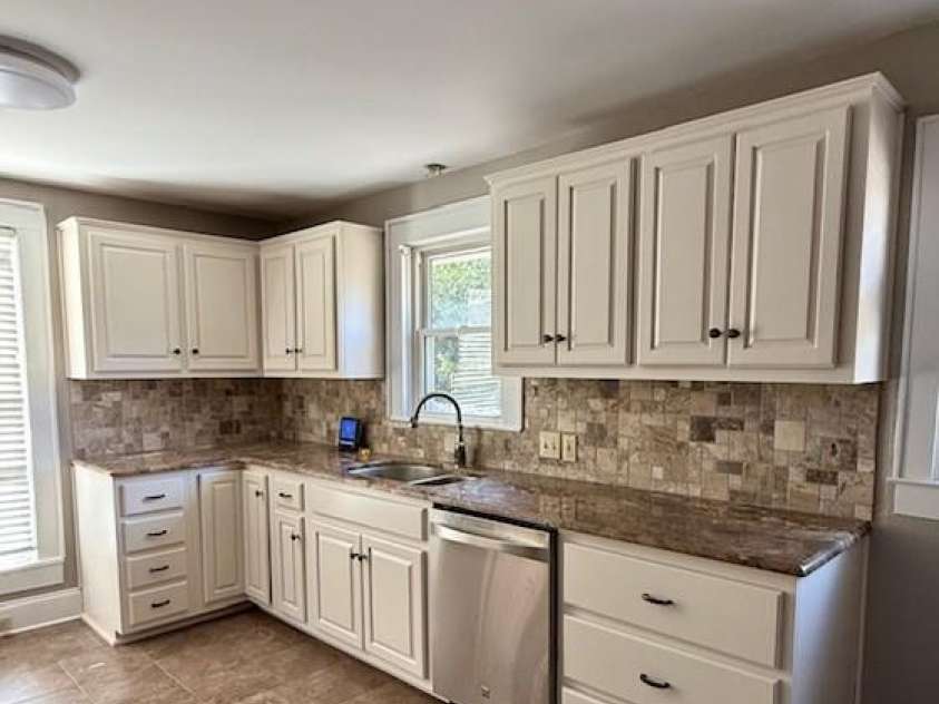 705 3rd Avenue, Hickory, NC 28601.  MLS# CAR4243431, YatesRealty ID 15209. 