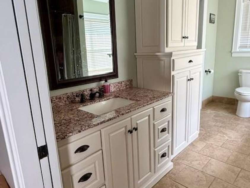 705 3rd Avenue, Hickory, NC 28601.  MLS# CAR4243431, YatesRealty ID 15209. 