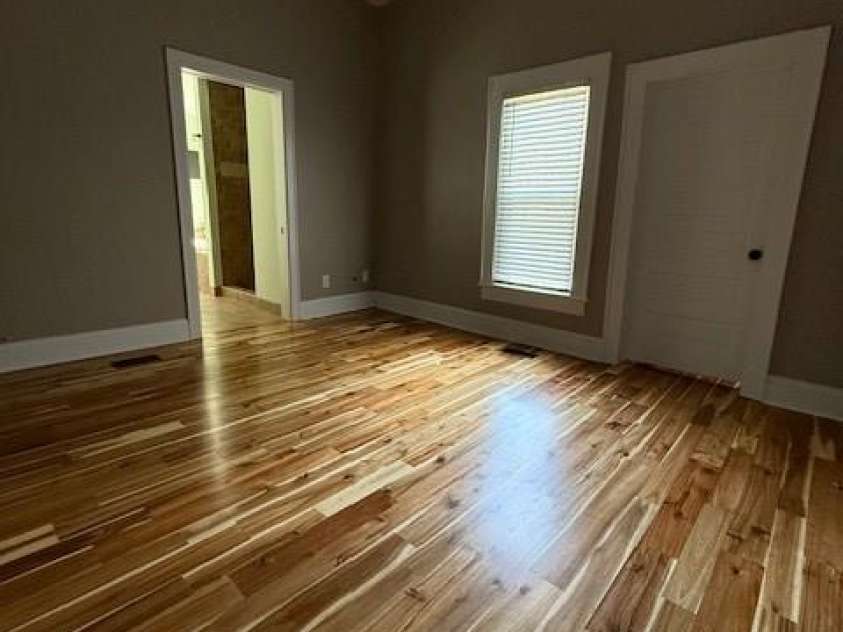 705 3rd Avenue, Hickory, NC 28601.  MLS# CAR4243431, YatesRealty ID 15209. 