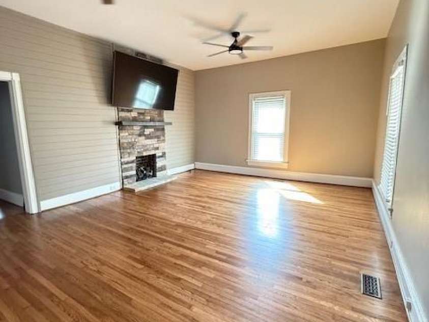 705 3rd Avenue, Hickory, NC 28601.  MLS# CAR4243431, YatesRealty ID 15209. 