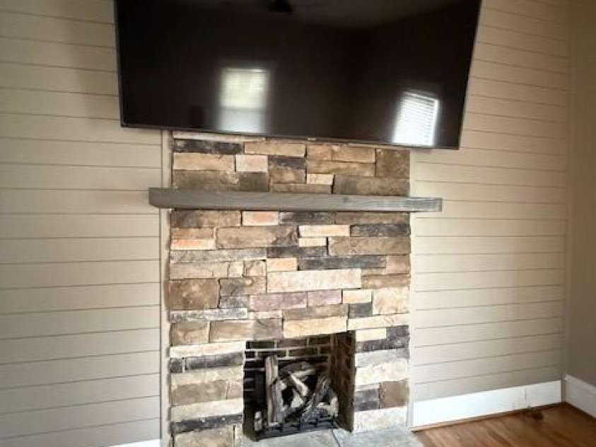 705 3rd Avenue, Hickory, NC 28601.  MLS# CAR4243431, YatesRealty ID 15209. 