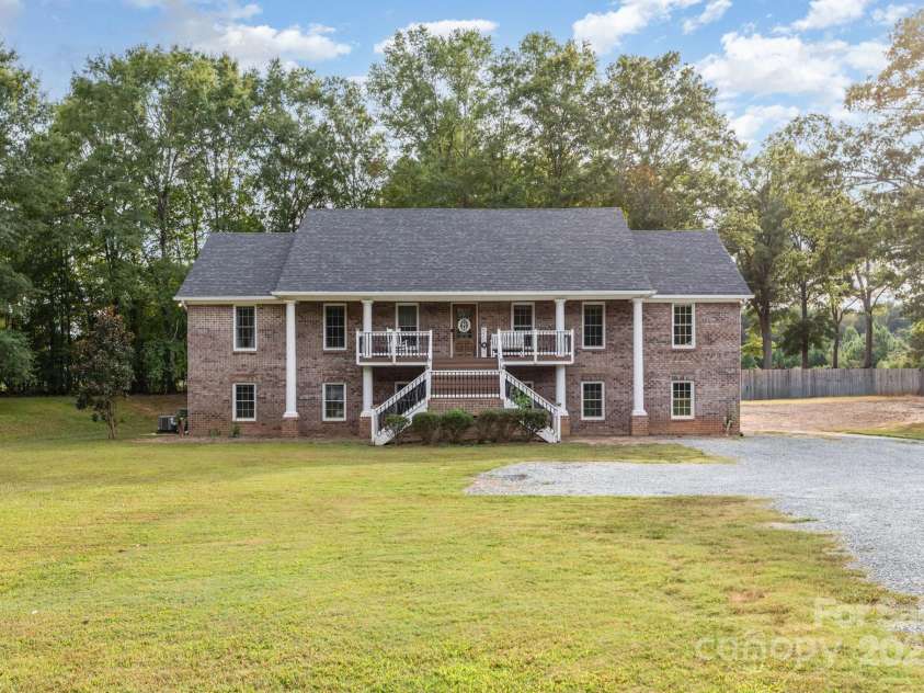 3351 Beulah Church Road, Matthews, NC 28104.  MLS# CAR4303800, YatesRealty ID 1521. 