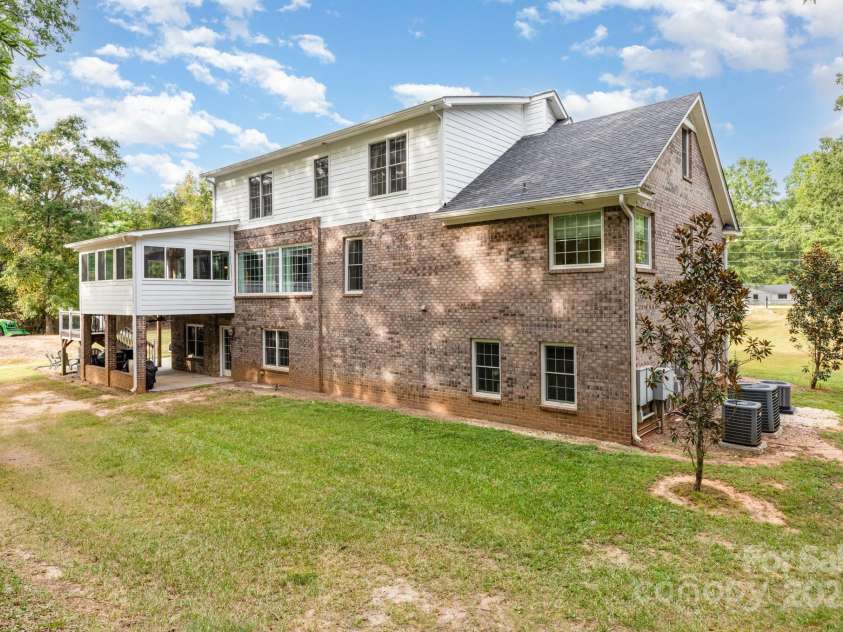 3351 Beulah Church Road, Matthews, NC 28104.  MLS# CAR4303800, YatesRealty ID 1521. 