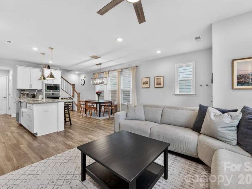 1136 Drummond Avenue, Charlotte, NC 28205.  MLS# CAR4358090, YatesRealty ID 15210. Open concept
