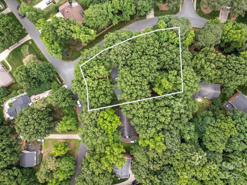 8201 Lansford Road, Charlotte, NC 28277.  MLS# CAR4261178, YatesRealty ID 15211. Corner Lot