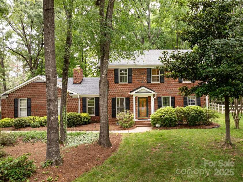 8201 Lansford Road, Charlotte, NC 28277.  MLS# CAR4261178, YatesRealty ID 15211. Welcome to Providence West!