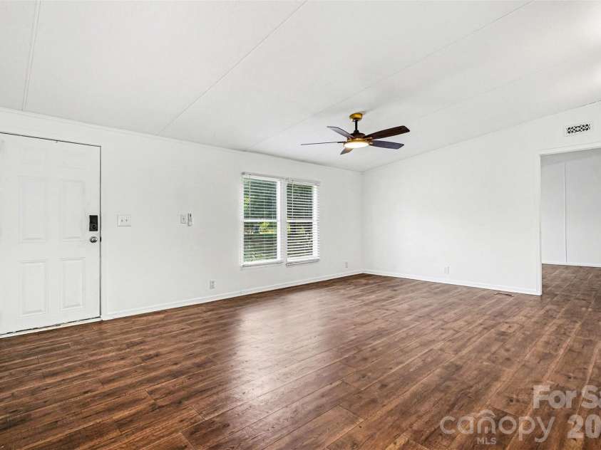942 Stones Throw Drive, Concord, NC 28025.  MLS# CAR4364732, YatesRealty ID 15211. 