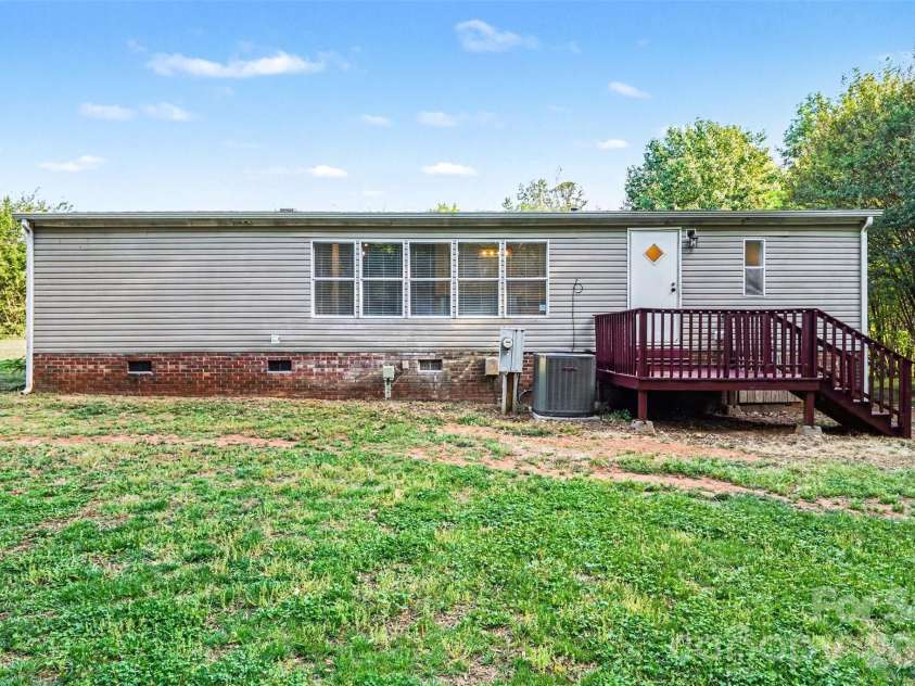 942 Stones Throw Drive, Concord, NC 28025.  MLS# CAR4364732, YatesRealty ID 15211. 