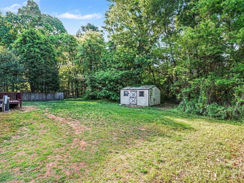 942 Stones Throw Drive, Concord, NC 28025.  MLS# CAR4364732, YatesRealty ID 15211. 