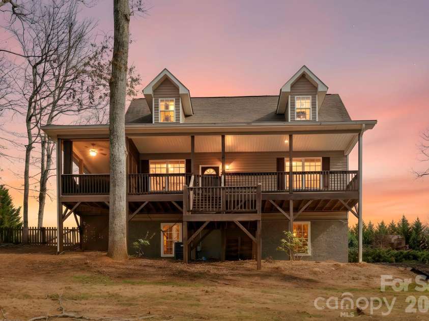 4 Carter Hill Drive, Leicester, NC 28748.  MLS# CAR4342049, YatesRealty ID 15212. 
