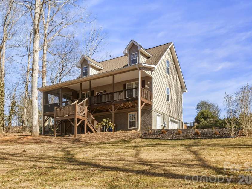 4 Carter Hill Drive, Leicester, NC 28748.  MLS# CAR4342049, YatesRealty ID 15212. 