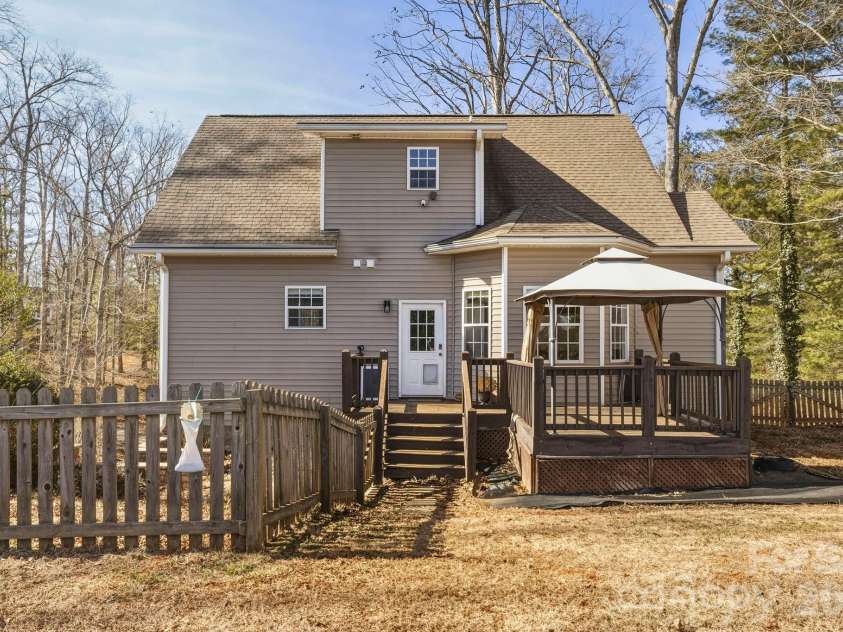 4 Carter Hill Drive, Leicester, NC 28748.  MLS# CAR4342049, YatesRealty ID 15212. 