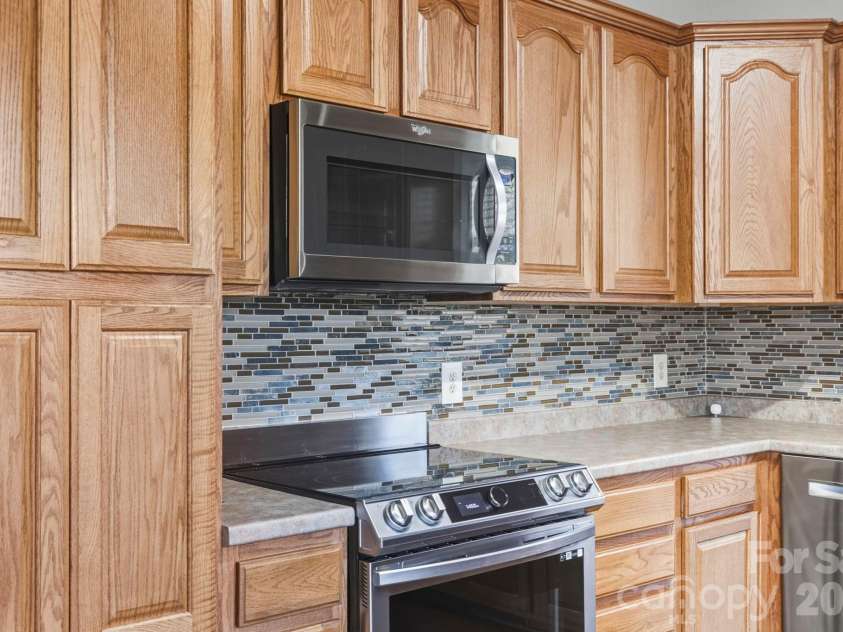 4 Carter Hill Drive, Leicester, NC 28748.  MLS# CAR4342049, YatesRealty ID 15212. 
