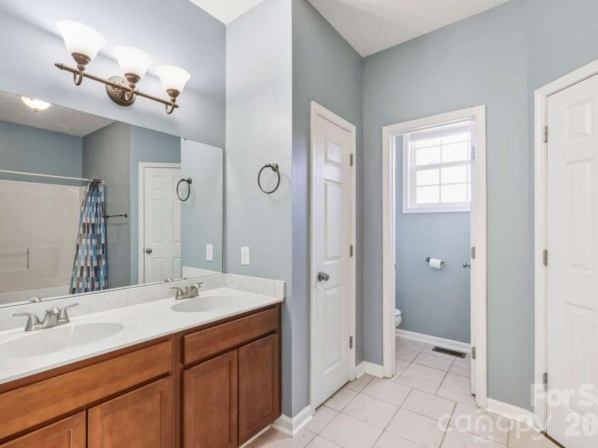 4 Carter Hill Drive, Leicester, NC 28748.  MLS# CAR4342049, YatesRealty ID 15212. 