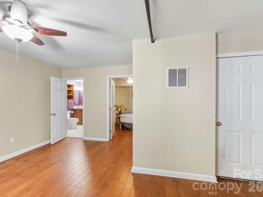 4 Carter Hill Drive, Leicester, NC 28748.  MLS# CAR4342049, YatesRealty ID 15212. 