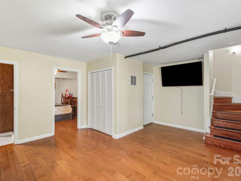 4 Carter Hill Drive, Leicester, NC 28748.  MLS# CAR4342049, YatesRealty ID 15212. 