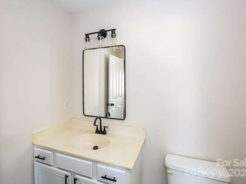 2868 Oasis Lane, Charlotte, NC 28214.  MLS# CAR4231516, YatesRealty ID 15213. Bathroom