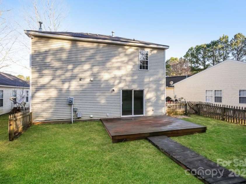 2868 Oasis Lane, Charlotte, NC 28214.  MLS# CAR4231516, YatesRealty ID 15213. Exterior Back