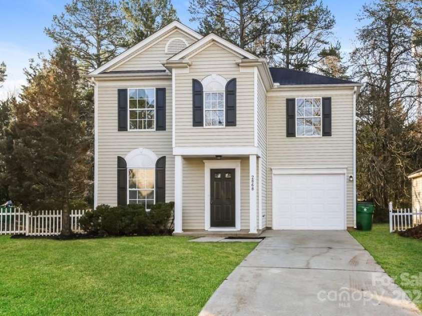 2868 Oasis Lane, Charlotte, NC 28214.  MLS# CAR4231516, YatesRealty ID 15213. Exterior Front