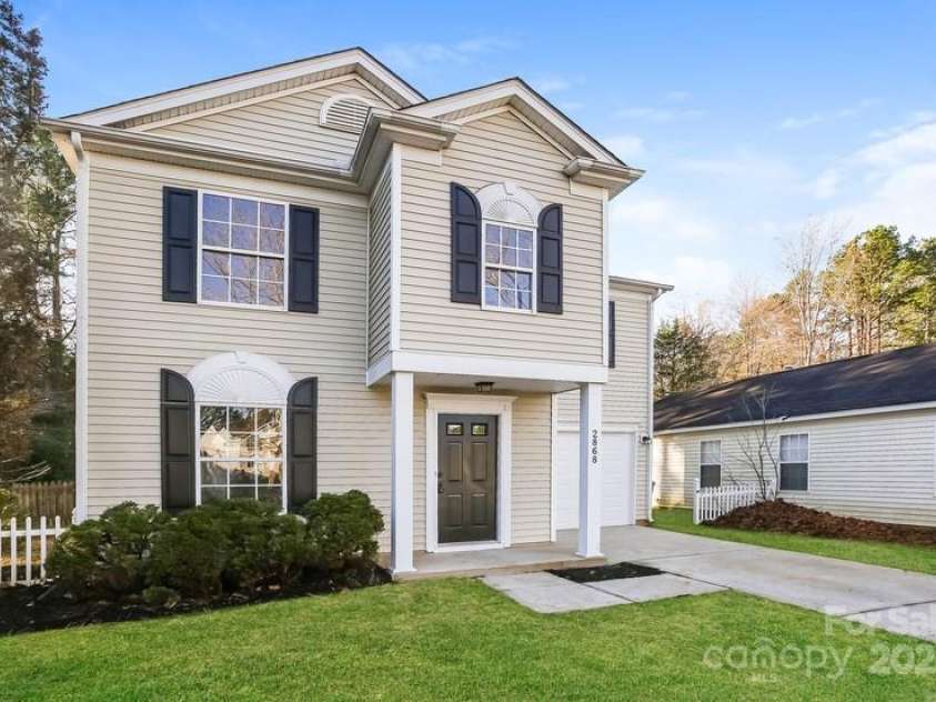 2868 Oasis Lane, Charlotte, NC 28214.  MLS# CAR4231516, YatesRealty ID 15213. Exterior Front